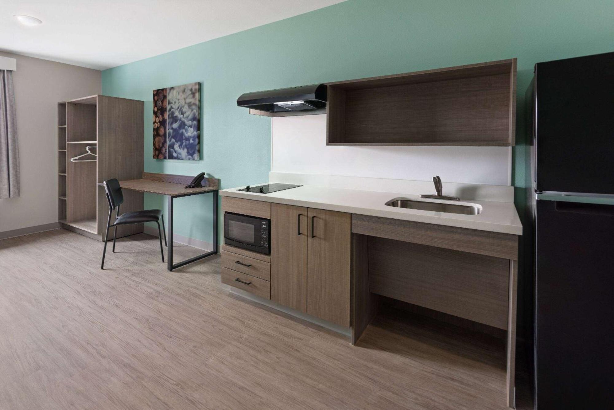 Echo Extended By Wyndham Richmond West Hotel *