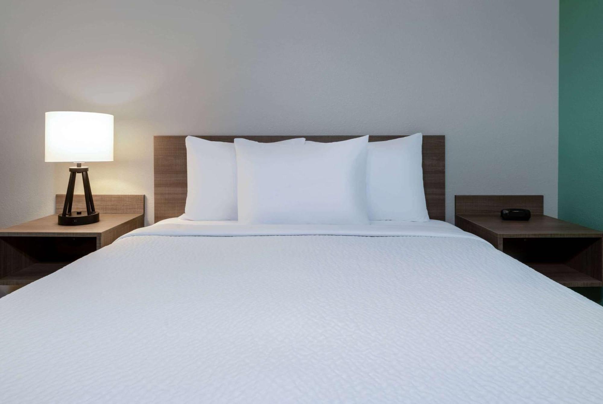 Echo Extended By Wyndham Richmond West Hotel