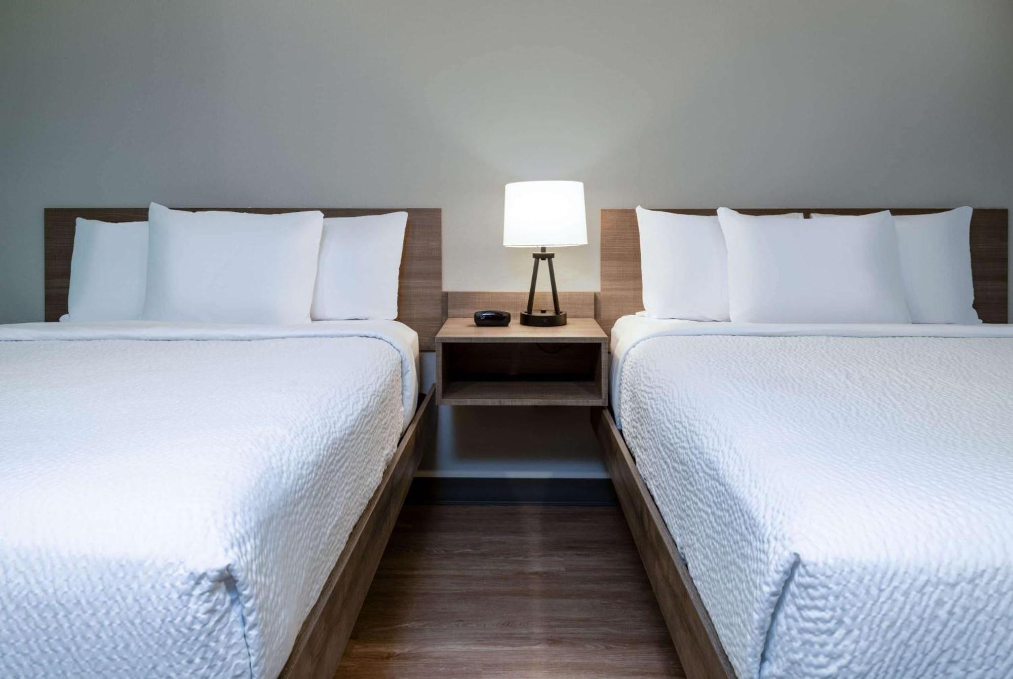 Echo Extended By Wyndham Richmond West Hotel *